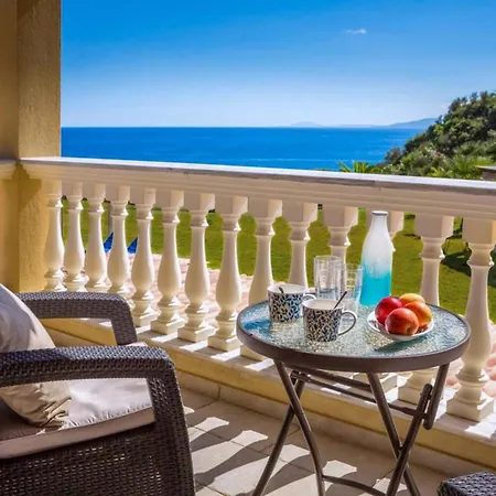 Villa Alexandros *